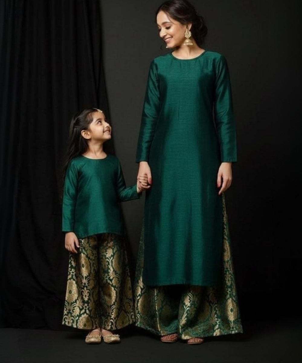 Mother–Daughter Matching Styles